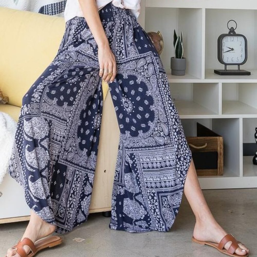 🌼RESTOCKED🌼 Paisley Print Wide Leg Pants - Picture 2 of 9